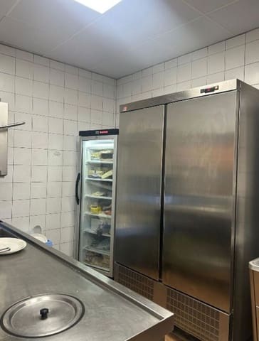 Kommersiell til leie i El Grau, Valencia by - € 1 200 (Ref: 9801420)