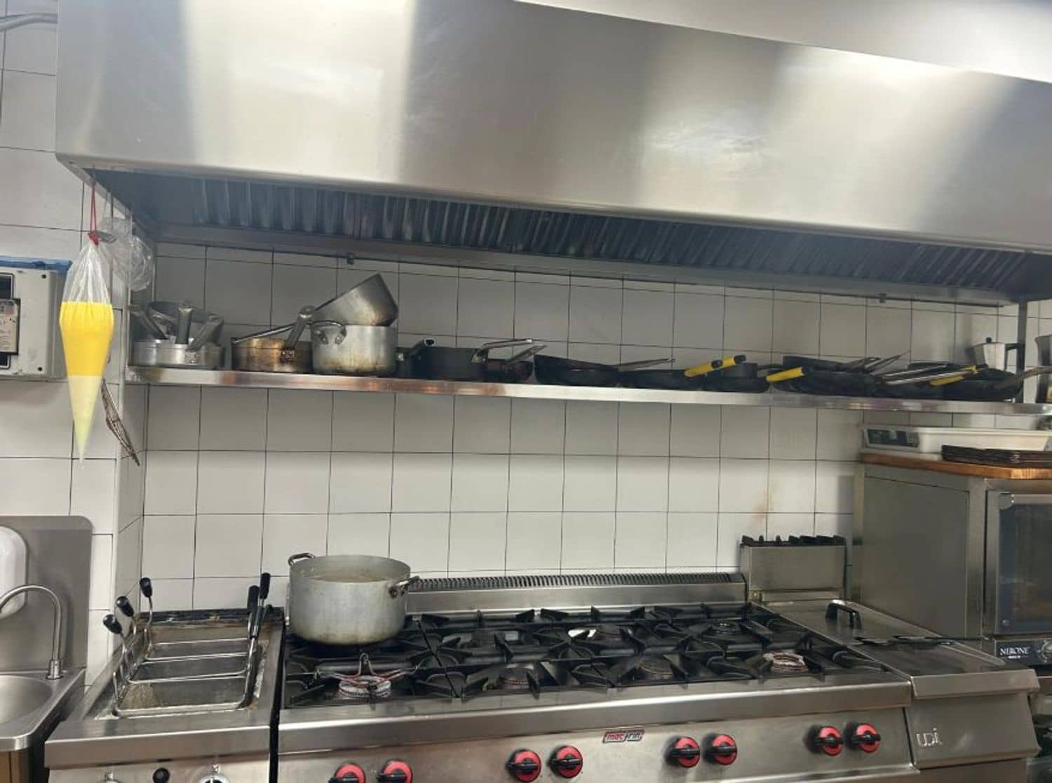 Kommersiell til leie i Valencia by - € 1 200 (Ref: 9801420)