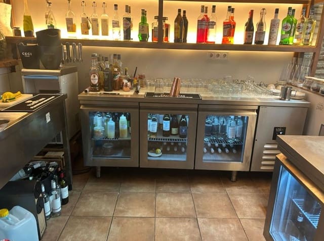 Kommersiell til leie i El Grau, Valencia by - € 1 200 (Ref: 9801420)