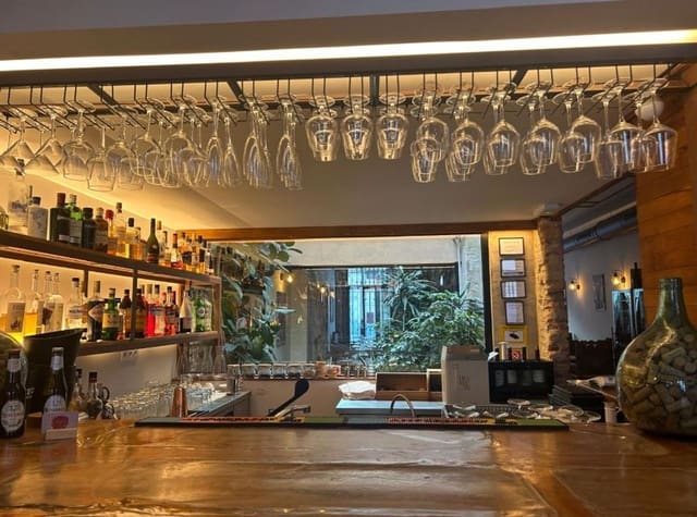 Kommersiell til leie i El Grau, Valencia by - € 1 200 (Ref: 9801420)