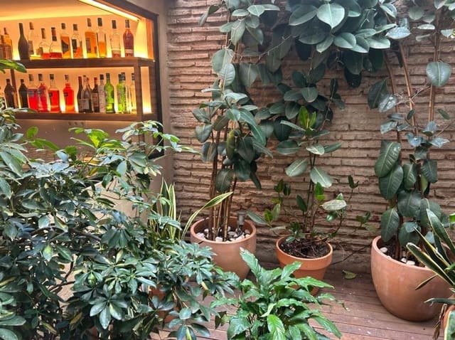 Kommersiell til leie i El Grau, Valencia by - € 1 200 (Ref: 9801420)