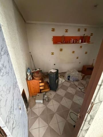 2 bedroom Flat for sale in Algiros, Valencia city - € 130,000 (Ref: 9801422)