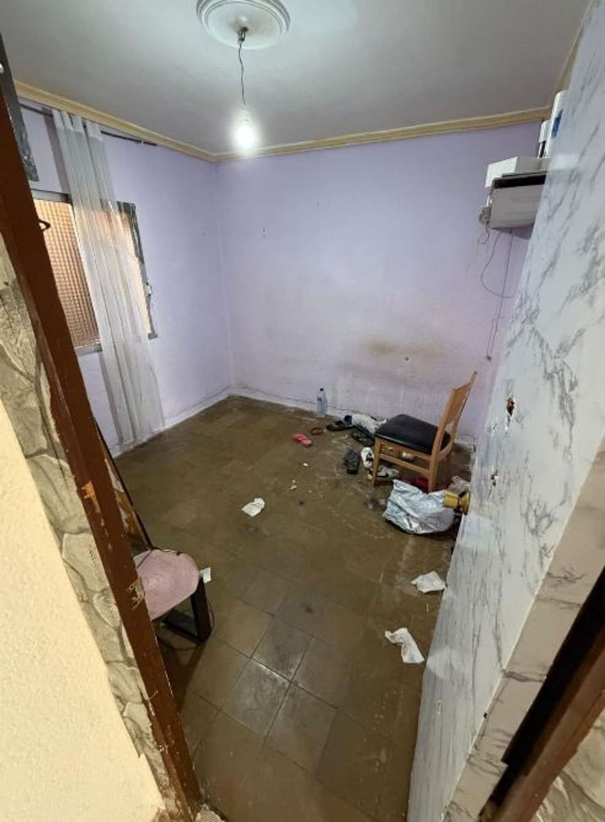 2 bedroom Flat for sale in Valencia city - € 130,000 (Ref: 9801422)