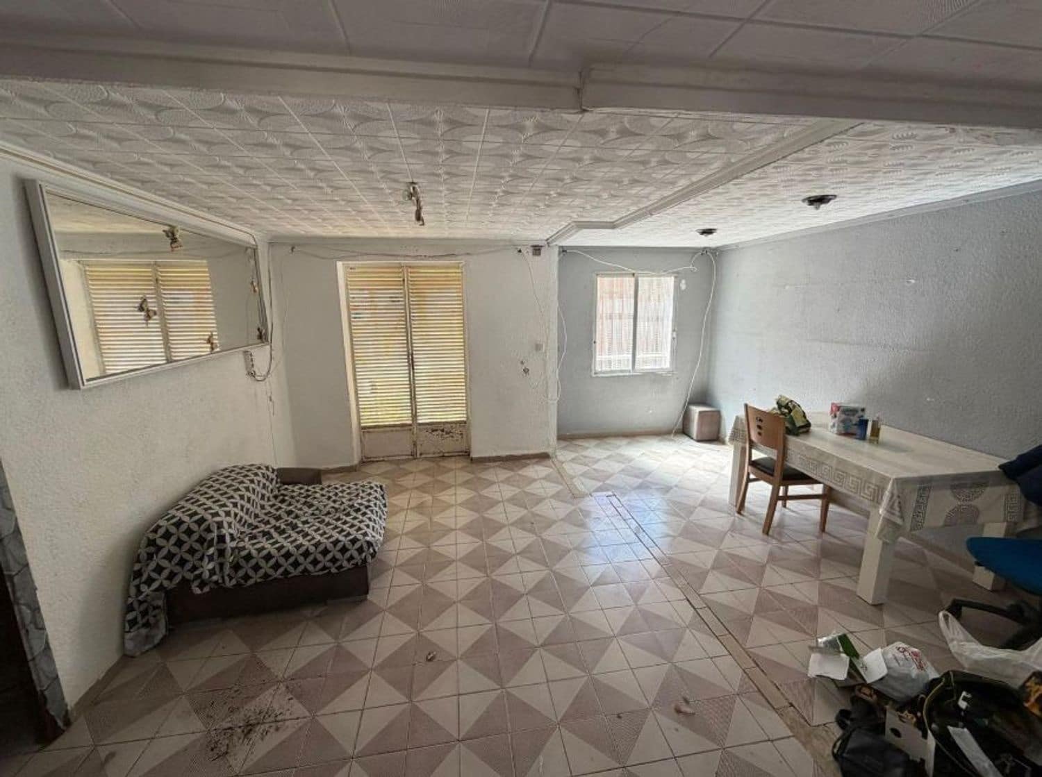 2 bedroom Flat for sale in Valencia city - € 130,000 (Ref: 9801422)