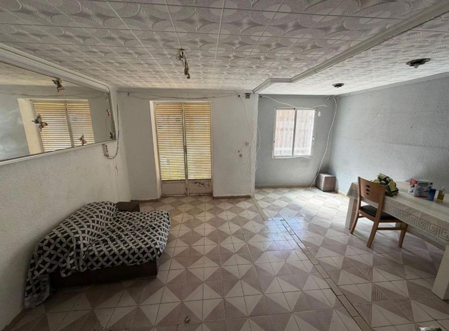 2 bedroom Flat for sale in Valencia city - € 130,000 (Ref: 9801422)