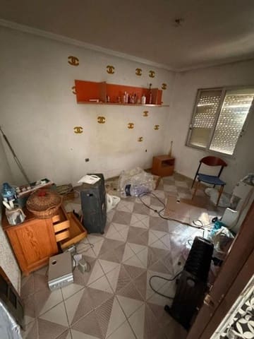 2 slaapkamer Flat te koop in La Fonteta S.lluis, Valencia stad - € 130.000 (Ref: 9801422)