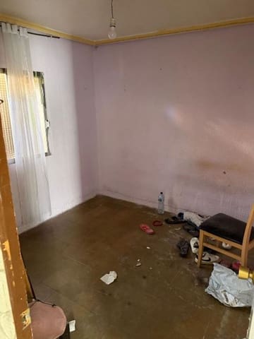 2 slaapkamer Flat te koop in La Fonteta S.lluis, Valencia stad - € 130.000 (Ref: 9801422)