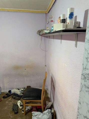 2 slaapkamer Flat te koop in La Fonteta S.lluis, Valencia stad - € 130.000 (Ref: 9801422)