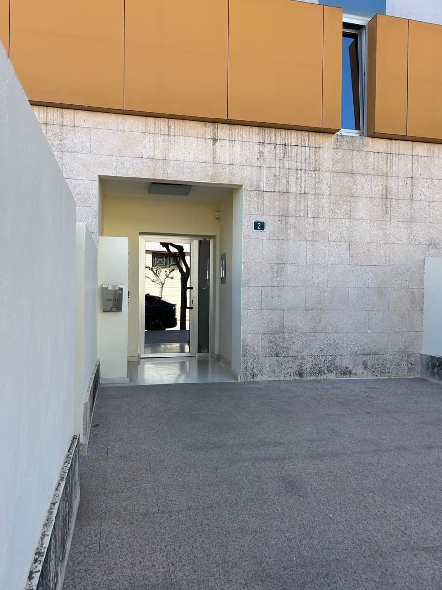 2 bedroom Flat for sale in Pedreguer with garage - € 164,900 (Ref: 9820546)