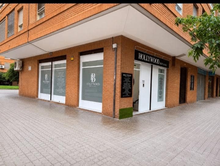 Business for rent in Valencia city - € 900 (Ref: 9843425)