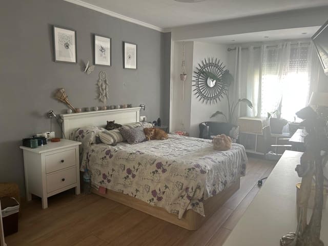 2 bedroom Flat for sale in Sant Llorens, Valencia city - € 210,000 (Ref: 9846281)