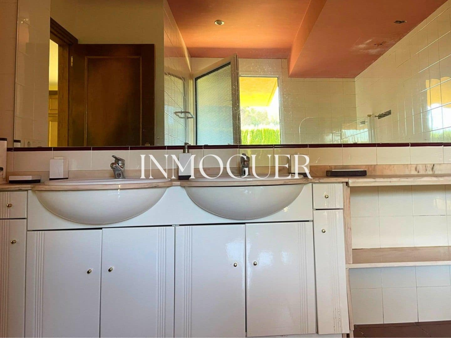 3 bedroom Villa for sale in Ontinyent with garage - € 415,000 (Ref: 9486908)