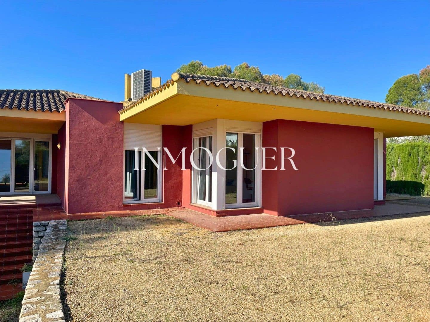 3 bedroom Villa for sale in Ontinyent with garage - € 415,000 (Ref: 9486908)