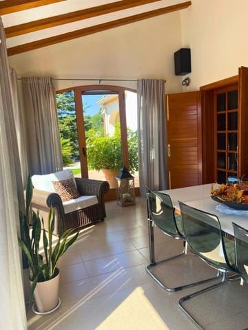 4 bedroom Villa for sale in Ontinyent with pool garage - € 849,000 (Ref: 9486910)