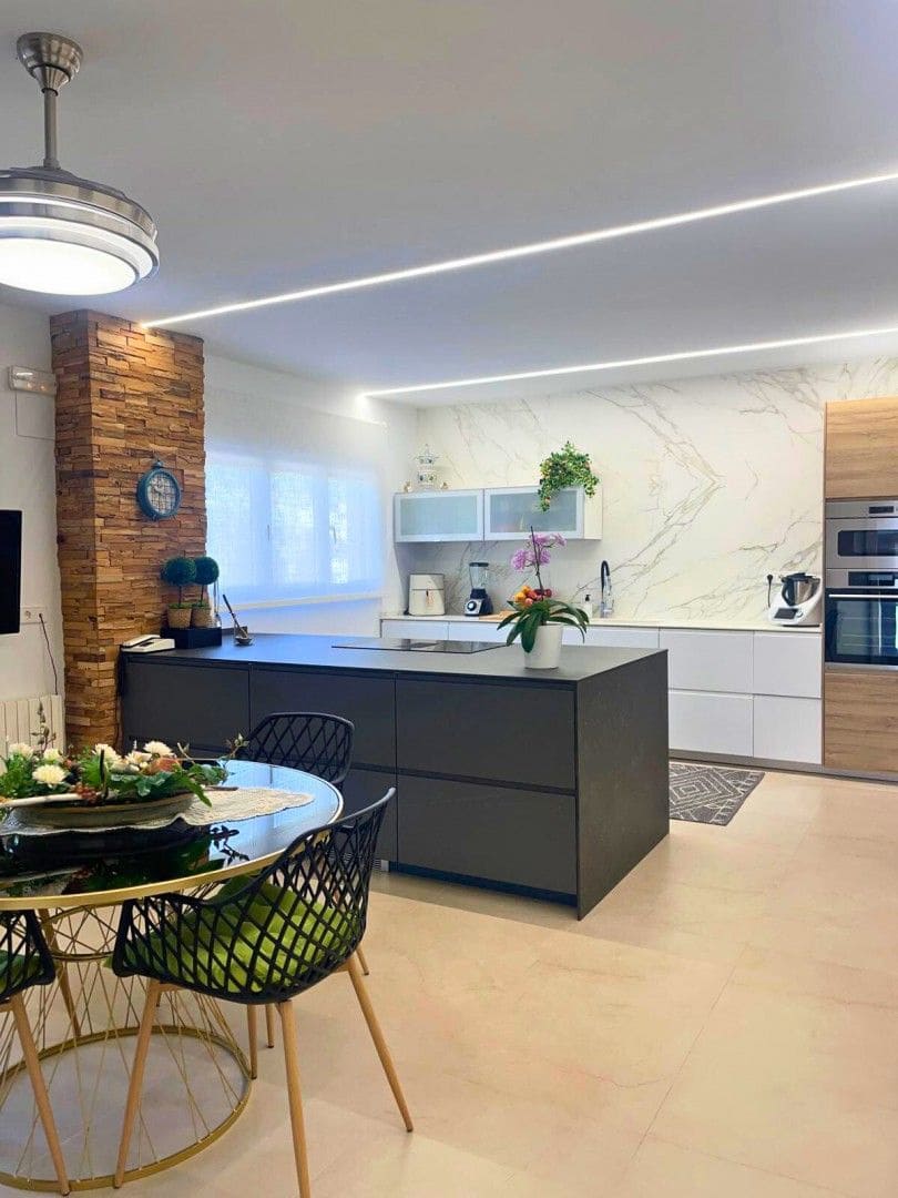 4 bedroom Villa for sale in Ontinyent with pool garage - € 849,000 (Ref: 9486910)