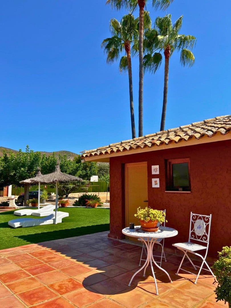 4 bedroom Villa for sale in Ontinyent with pool garage - € 849,000 (Ref: 9486910)