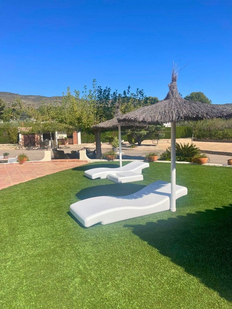 4 bedroom Villa for sale in Ontinyent with pool garage - € 849,000 (Ref: 9486910)