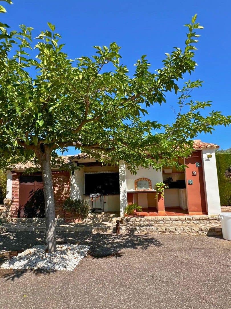 4 bedroom Villa for sale in Ontinyent with pool garage - € 849,000 (Ref: 9486910)