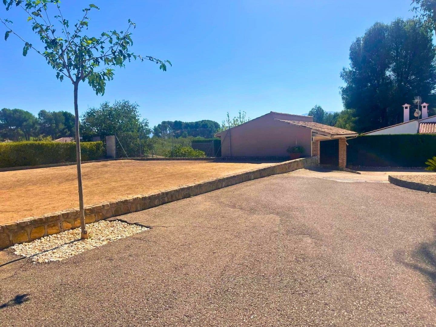 4 bedroom Villa for sale in Ontinyent with pool garage - € 849,000 (Ref: 9486910)