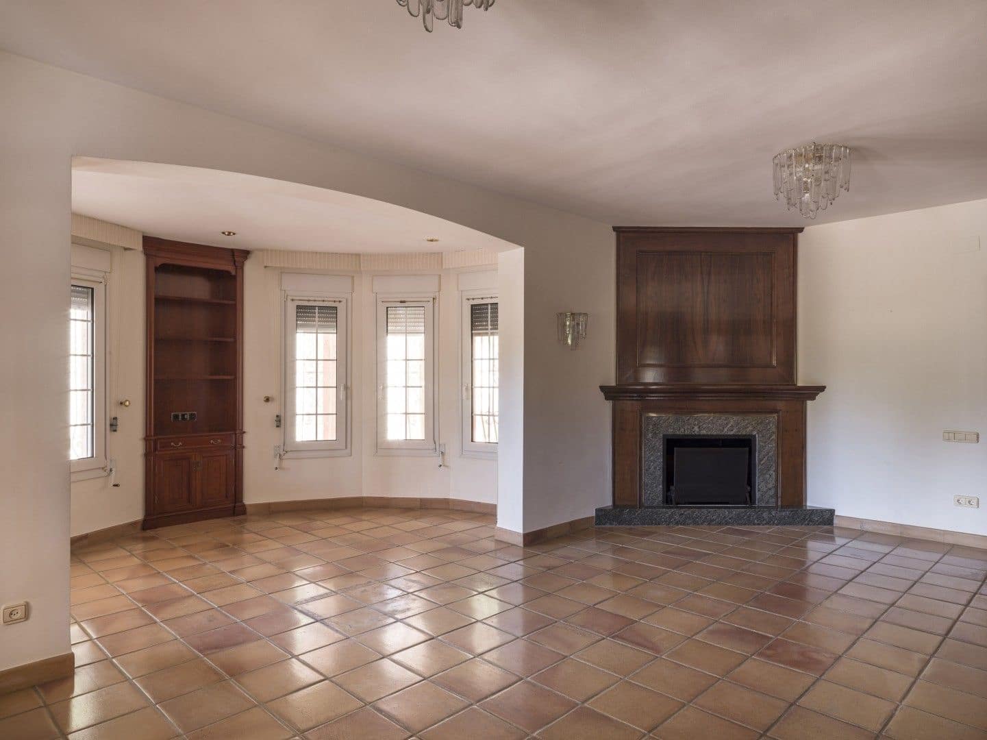 5 bedroom Villa for sale in Ontinyent with pool garage - € 620,000 (Ref: 9486912)