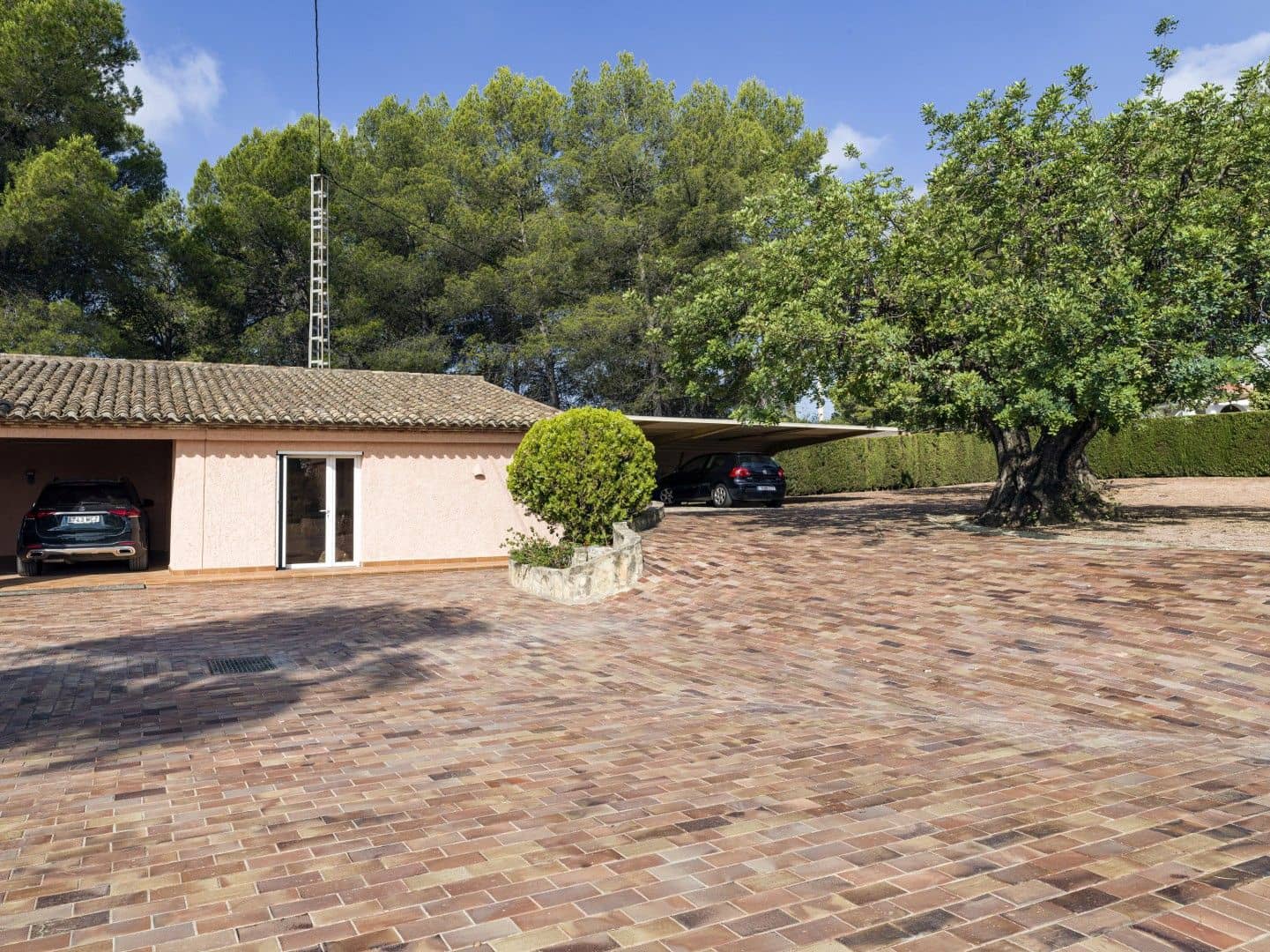 5 bedroom Villa for sale in Ontinyent with pool garage - € 620,000 (Ref: 9486912)