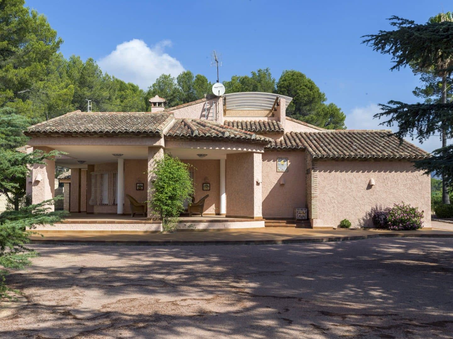 5 bedroom Villa for sale in Ontinyent with pool garage - € 620,000 (Ref: 9486912)