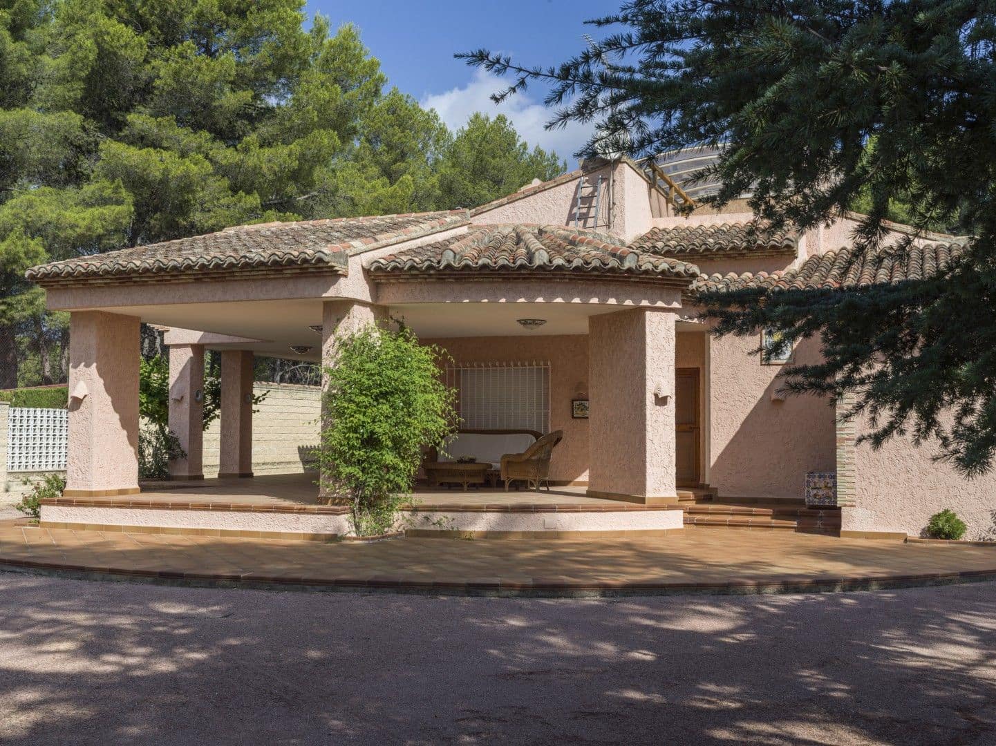 5 bedroom Villa for sale in Ontinyent with pool garage - € 620,000 (Ref: 9486912)