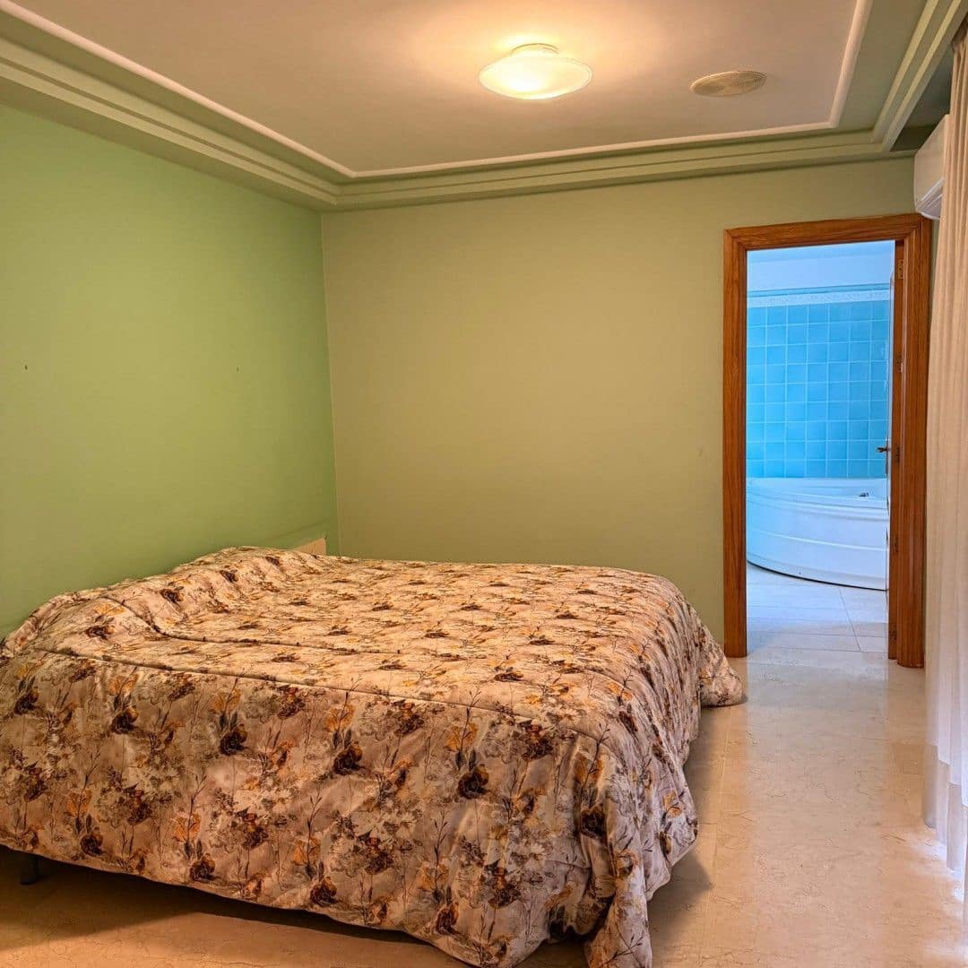 4 bedroom Flat for sale in Albaida with garage - € 245,000 (Ref: 9590616)