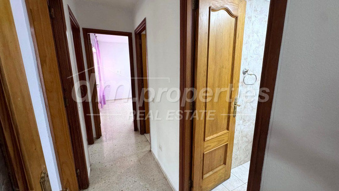 3 bedroom Apartment for sale in Los Cristianos with garage - € 380,000 (Ref: 10008771)