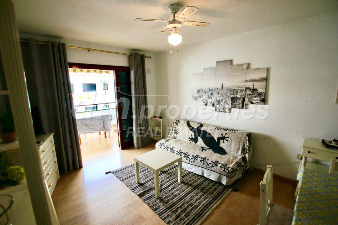Apartamento de 2 habitaciones en Los Cristianos en venta - 430.000 € (Ref: 10012981)