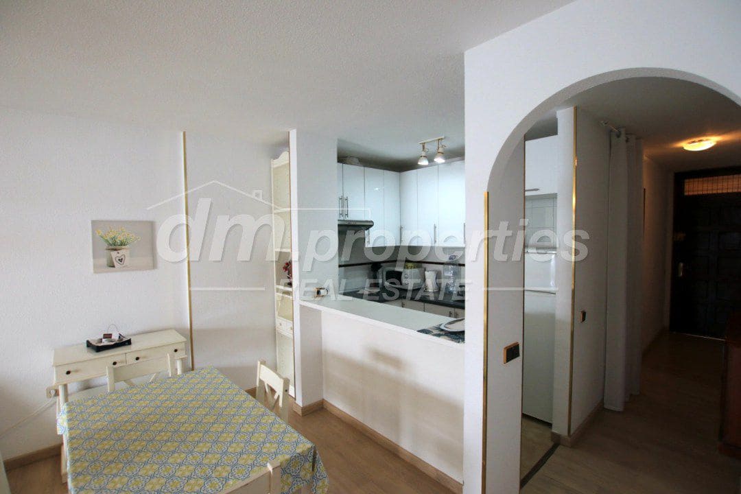 Apartamento de 2 habitaciones en Los Cristianos en venta - 430.000 € (Ref: 10012981)