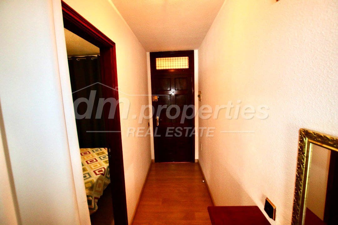Apartamento de 2 habitaciones en Los Cristianos en venta - 430.000 € (Ref: 10012981)