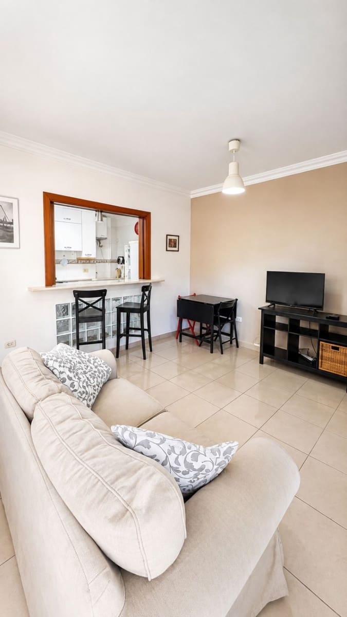 1 bedroom Apartment for sale in Los Cristianos with garage - € 273,000 (Ref: 10017237)