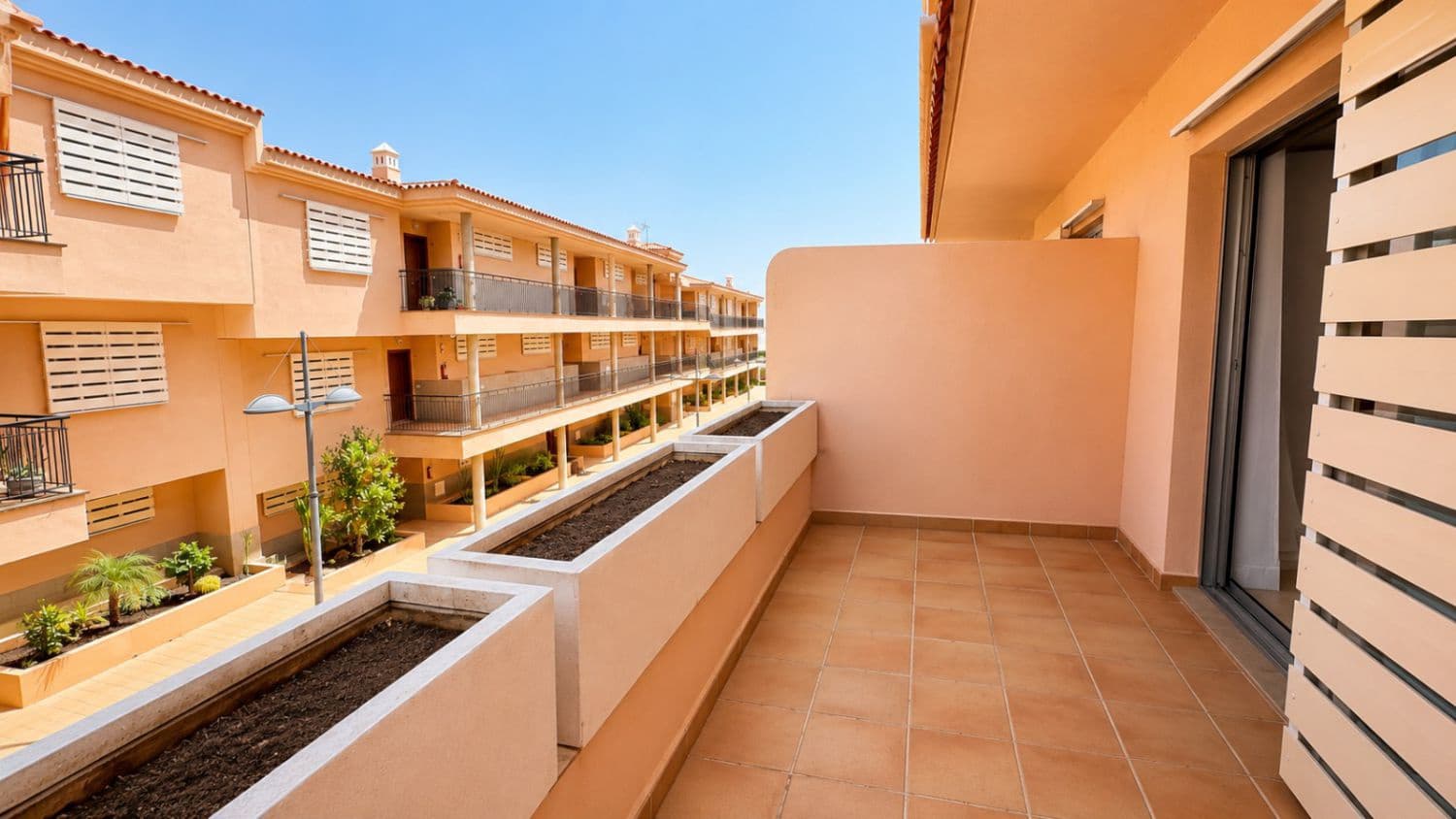 1 bedroom Apartment for sale in Los Cristianos with garage - € 273,000 (Ref: 10017237)