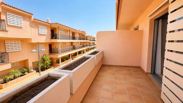 1 bedroom Apartment for sale in Los Cristianos, Arona with garage - € 273,000 (Ref: 10017237)