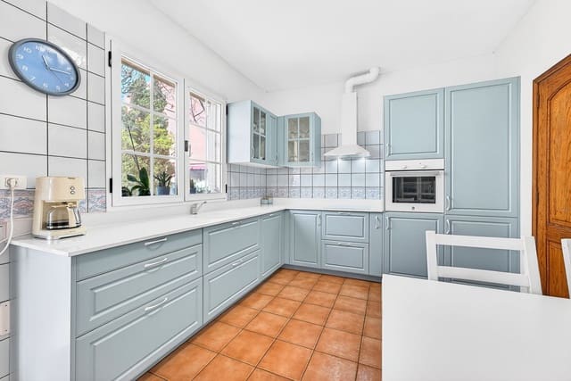 3 soveværelse Villa til salg i La Camella, Arona - € 650.000 (Ref: 10026965)