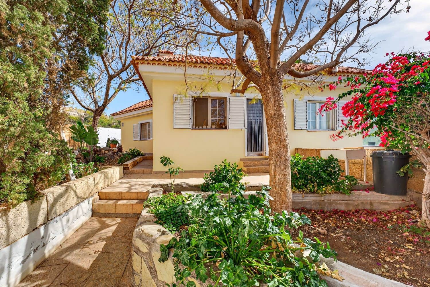 3 sovrum Villa till salu i La Camella med garage - 650 000 € (Ref: 10026965)