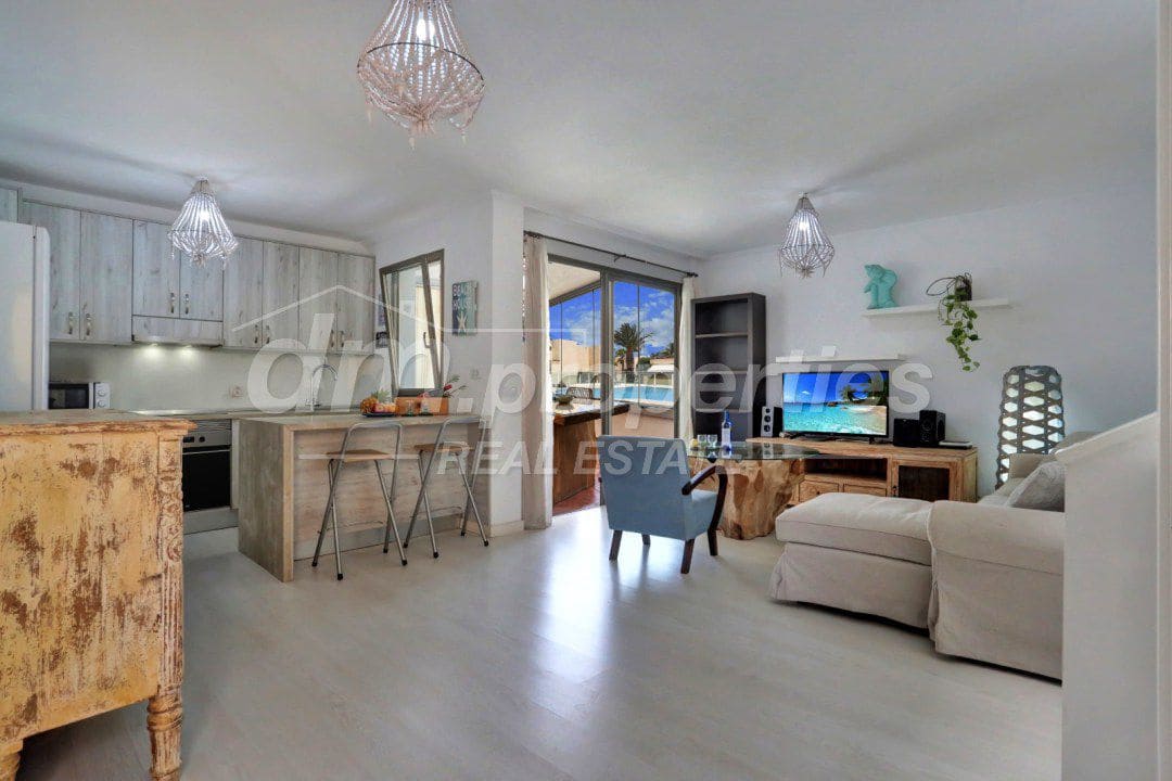 4 bedroom Terraced Villa for sale in La Tejita with garage - € 595,000 (Ref: 10061432)