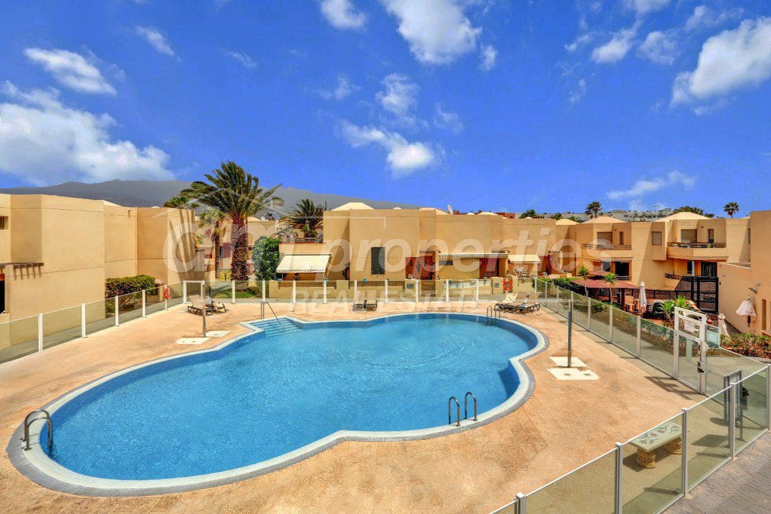 4 bedroom Terraced Villa for sale in La Tejita with garage - € 595,000 (Ref: 10061432)