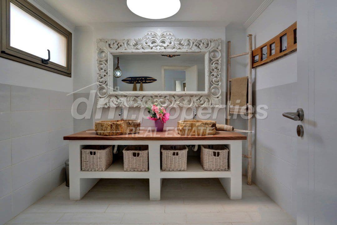 4 bedroom Terraced Villa for sale in La Tejita with garage - € 595,000 (Ref: 10061432)