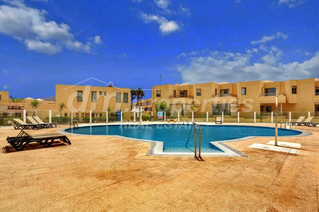 4 bedroom Terraced Villa for sale in La Tejita with garage - € 595,000 (Ref: 10061432)