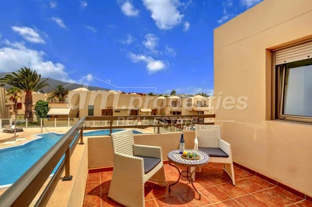 Adosado de 4 habitaciones en La Tejita, Granadilla de Abona en venta con garaje - 595.000 € (Ref: 10061432)