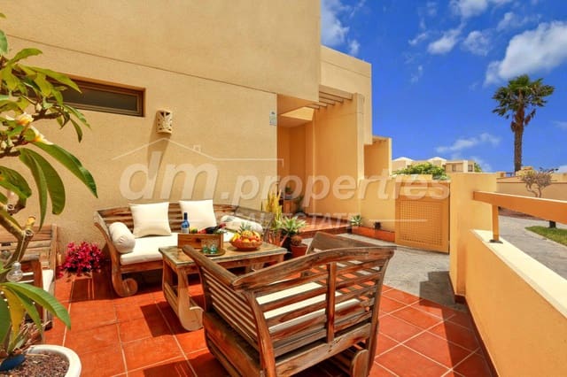 Adosado de 4 habitaciones en La Tejita, Granadilla de Abona en venta con garaje - 595.000 € (Ref: 10061432)