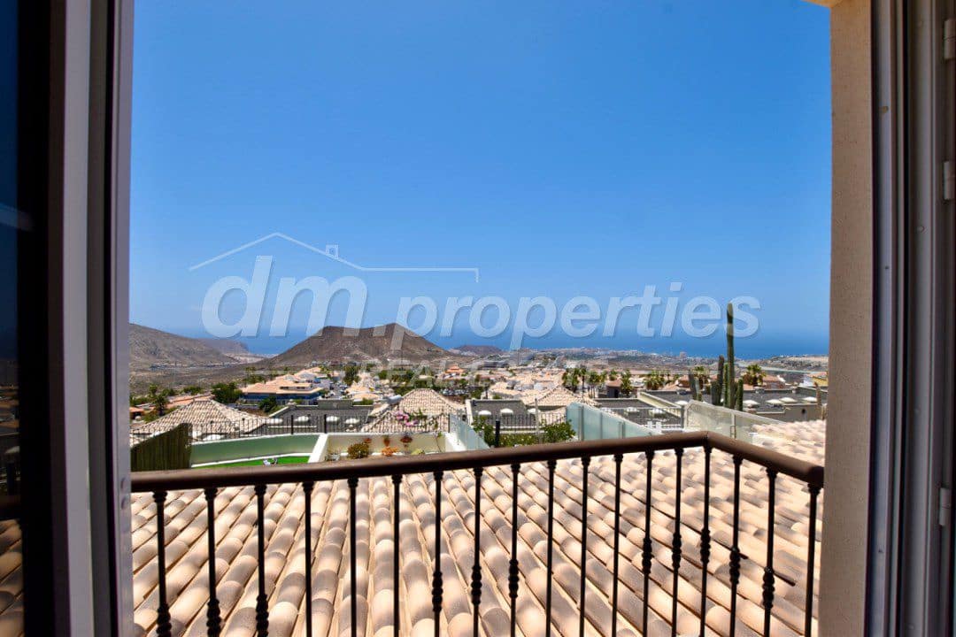 3 bedroom Terraced Villa for sale in Chayofa - € 439,000 (Ref: 10099816)