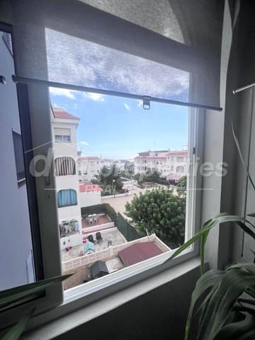 Apartamento de 3 habitaciones en Parque de la Reina, Arona en venta con piscina garaje - 298.000 € (Ref: 10123651)