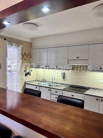 Apartamento de 3 habitaciones en Parque de la Reina, Arona en venta con piscina garaje - 298.000 € (Ref: 10123651)