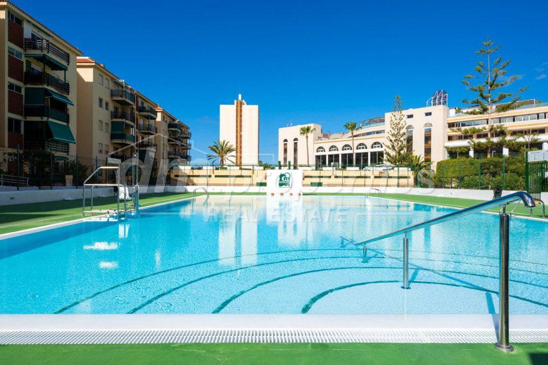 3 sovrum Takvåning till salu i Los Cristianos med pool garage - 499 000 € (Ref: 10142114)