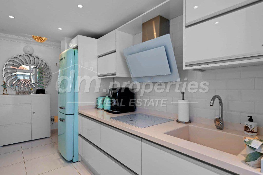 3 sovrum Takvåning till salu i Los Cristianos med pool garage - 499 000 € (Ref: 10142114)