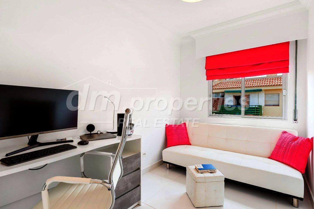 3 sovrum Takvåning till salu i Los Cristianos med pool garage - 499 000 € (Ref: 10142114)