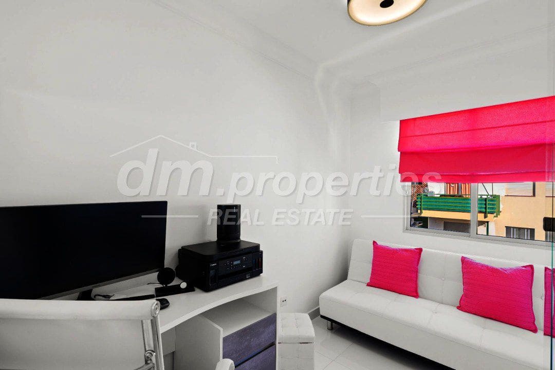 3 sovrum Takvåning till salu i Los Cristianos med pool garage - 499 000 € (Ref: 10142114)